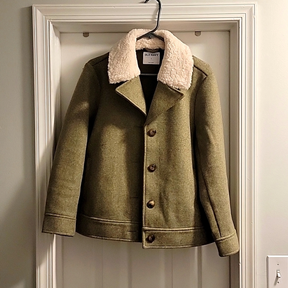 Women's Old Navy sherpa lined coat (size small)